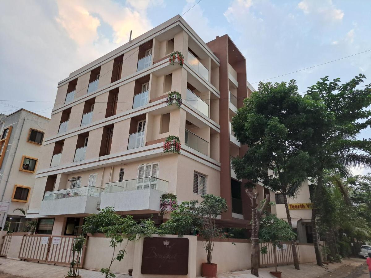 Bouquet Residency Hotel Nashik Exterior photo