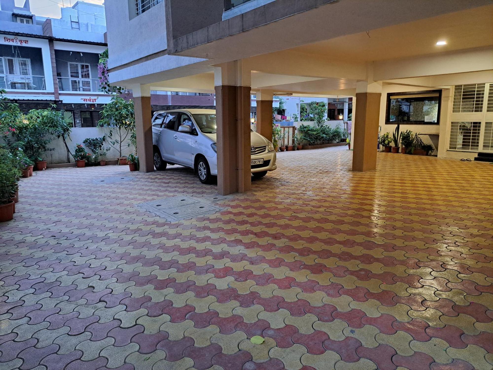 Bouquet Residency Hotel Nashik Exterior photo